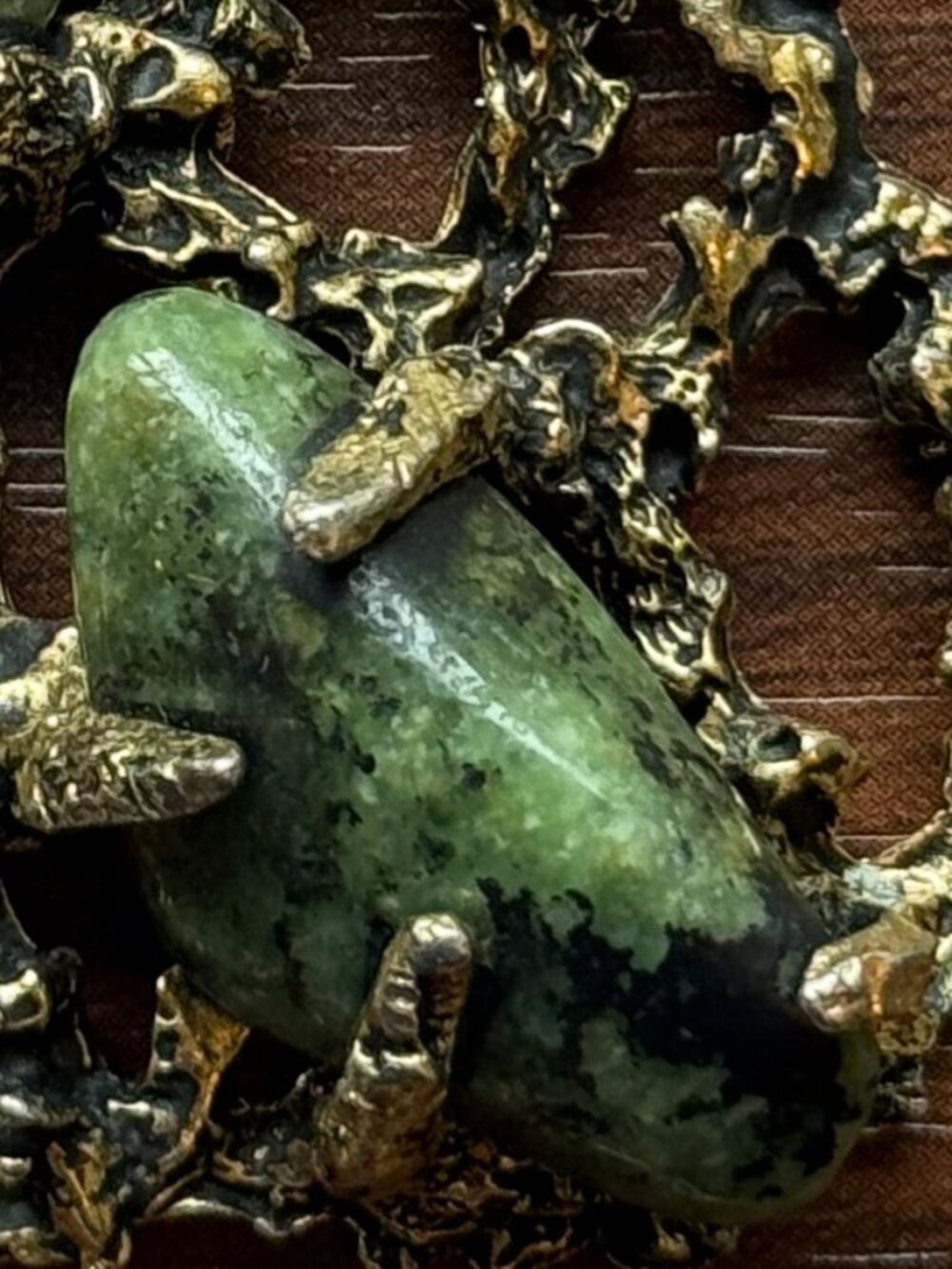 1970s Vintage Brutalist Agate and Metal Necklace in Gold Tone - Picture 4 of 5